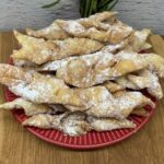 Pampuchy ziemniaczane z sosem pieczarkowym