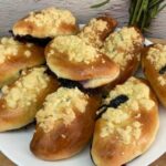 Młoda kapusta duszona z marchewką i koperkiem