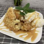 Surówka z ogórkiem kiszonym i jabłkiem