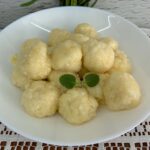 Domowy kapsalon w keksówkach – pyszny obiad z piekarnika