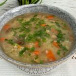 Ciasto z gruszkami i skyrem – wilgotne, puszyste i bez wysiłku!
