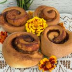 Muffinki kakaowe z malinami – puszyste, wilgotne i pełne owoców